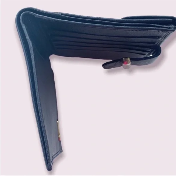 Fendi Wallet & Keychain Set - Picture 7 of 10